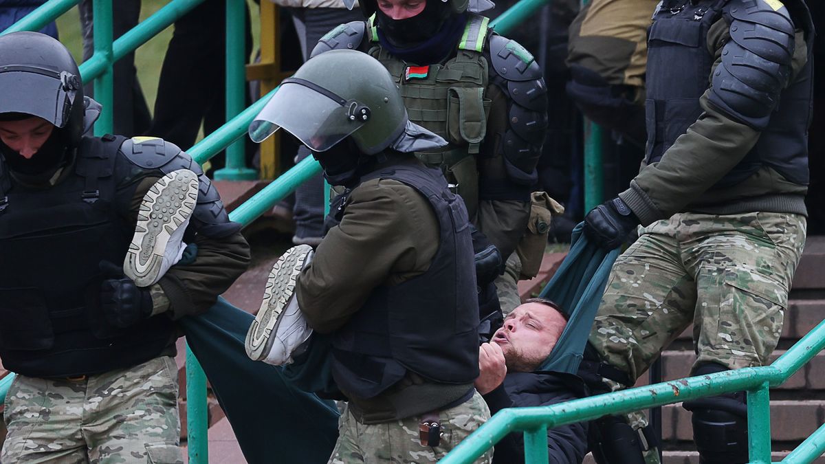 Bělorusko jako „místo trestného činu“. Protesty a zatýkání pokračují